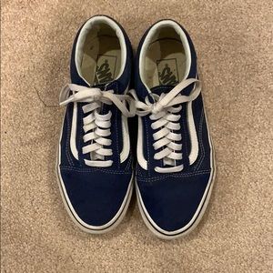 Vans women’s navy and white